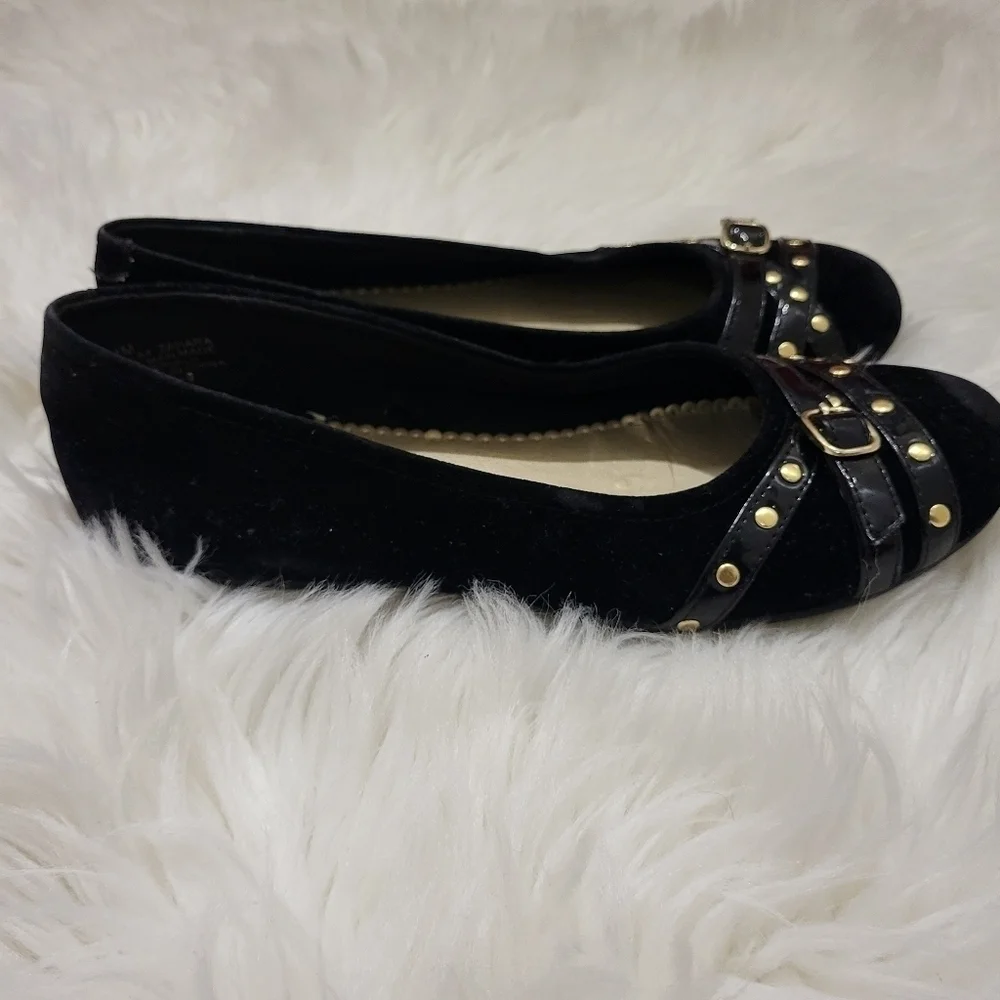 Racheal's Shoes (‎ Brand) Black Suede Studded GIirls Loafers Size 4